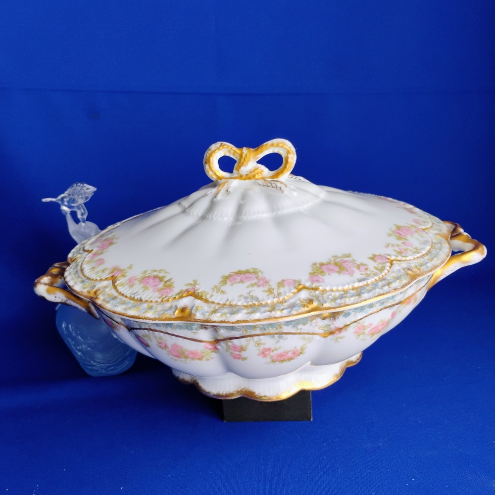 VTG LIMOGES Fine Porcelain Tureen